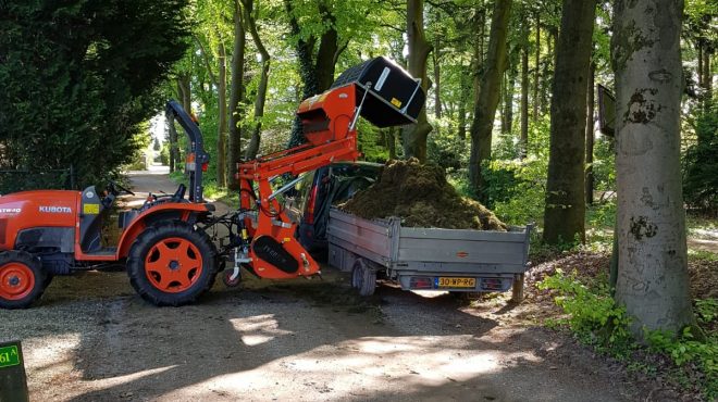 Verticuteren Wekerom Gazon onderhoud