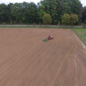 Egaliseren door Grastotaal.nl - Gras en voedselbossen Egaliseren door Grastotaal.nl - Gras en voedselbossen