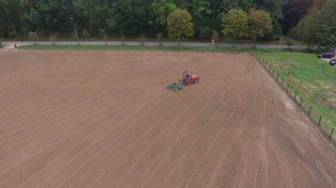 Egaliseren door Grastotaal.nl - Gras en voedselbossen Egaliseren door Grastotaal.nl - Gras en voedselbossen