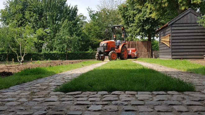 Vleuterweide. ( Gazon net ingezaaid door Grastotaal.nl) Gras opnieuw inzaaien Vleuterweide
