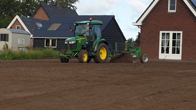 Waardenbrug. (Gazon helemaal opnieuw inzaaien door Grastotaal.nl) Gras opnieuw inzaaien, Waardenbrug