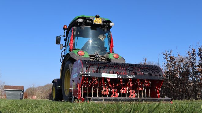 Grastotaal gras beluchten met Verti-Drain Grastotaal gras beluchten met Verti-Drain